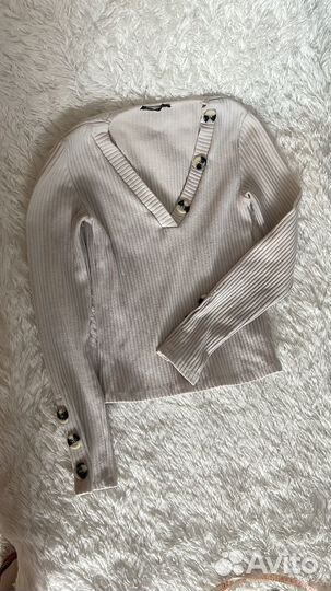 Кофта с разрезом