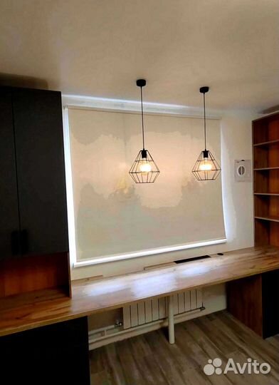 Рабочая зона в углу у окна