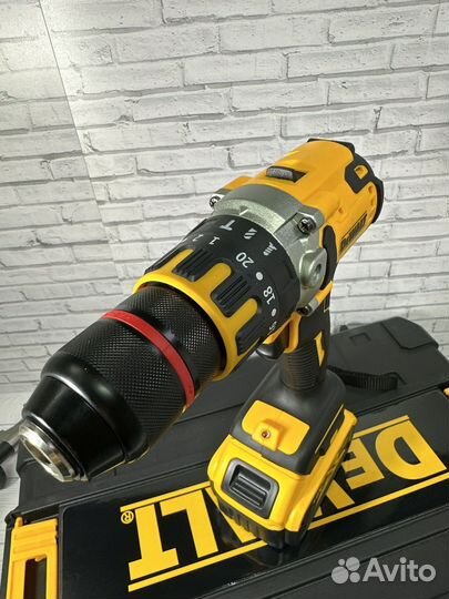 Шуруповерт бесщеточный dewalt