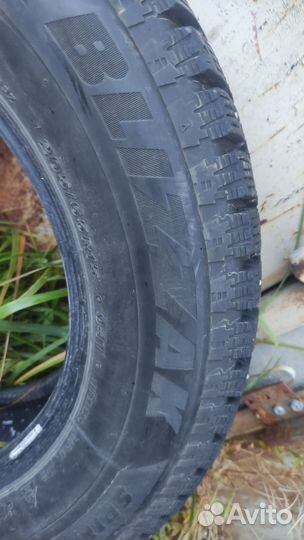 Bridgestone Blizzak Spike-02 205/65 R15 94T