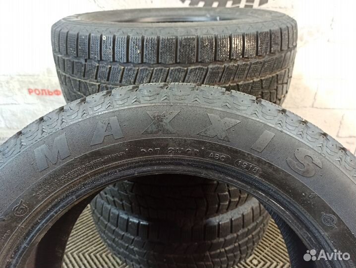 Maxxis ArcticTrekker NP3 215/55 R16 97T