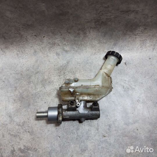 Цилиндр тормозной главный Ниссан Тиида