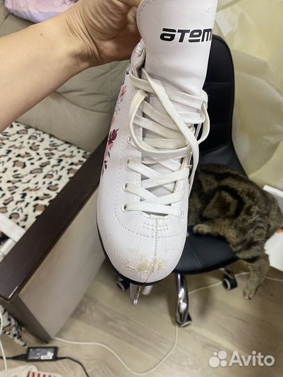 Коньки фигурные женские 37 размер