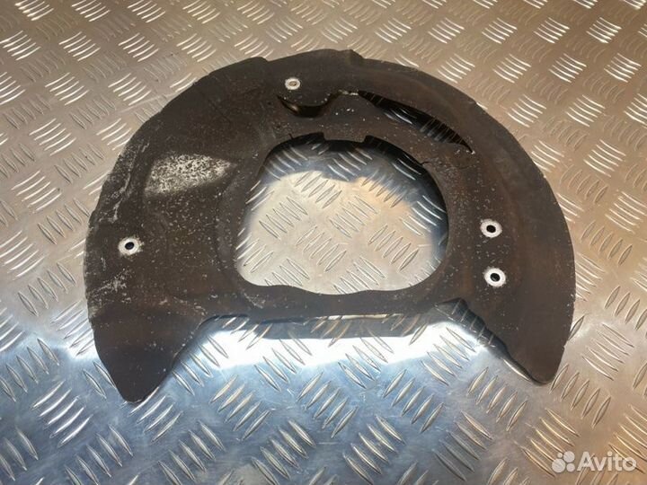 Пыльник кожух тормозного диска передний левый Bmw