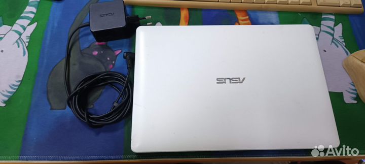 Нетбук Asus x102b, SSD 120Гб, 4Гб, Сенсорный экран