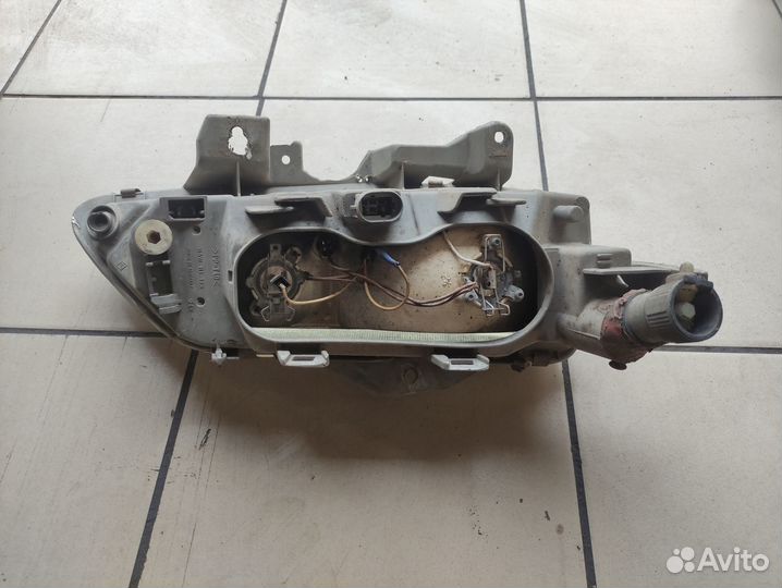 Фара левая renault laguna 1