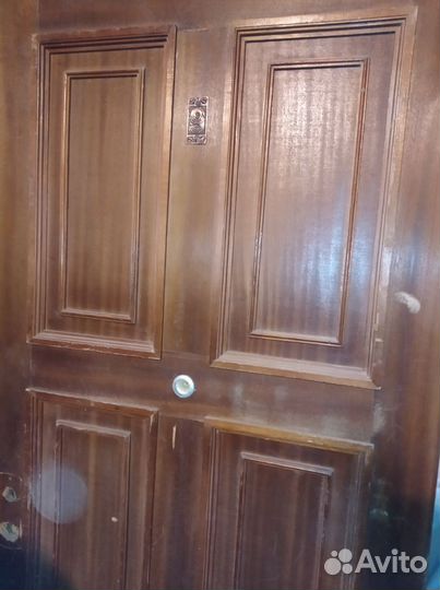 Продам дверь деревянную б/у