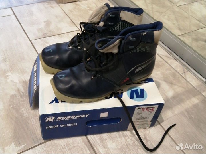 Лыжные ботинки