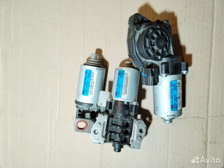 Моторчик электропривод сидения Kia K5 DL3