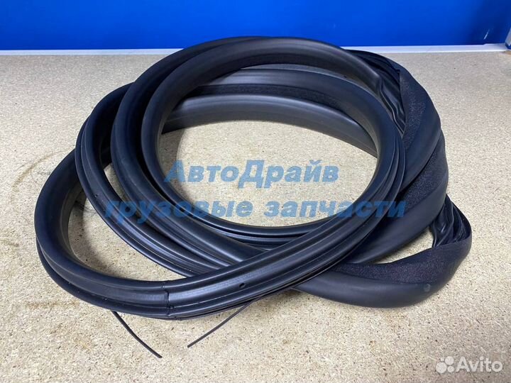 Уплотнитель двери Вольво FH4 от 2013 г.в