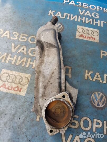 Корпус термостата Audi a6 c4 2.6. 078121121F