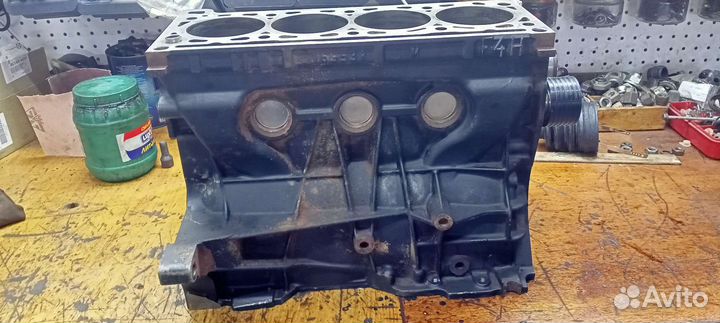 Блок двигателя F4R