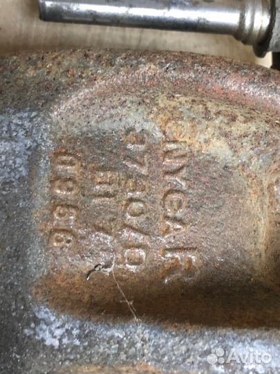 Суппорт передний правый Range Rover Sport 1