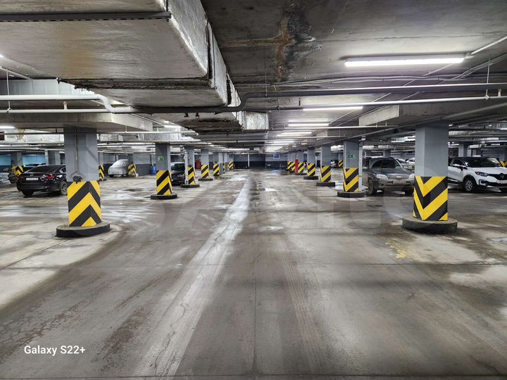 Машиноместо, 13 м²