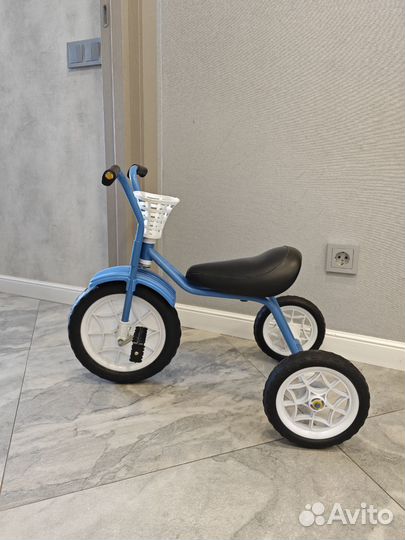 Трехколесный велосипед