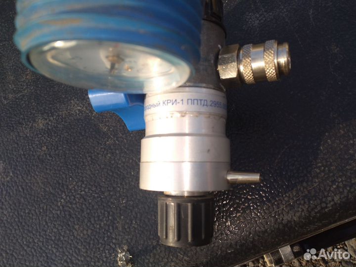 Редуктор на кислородный балон медицинский