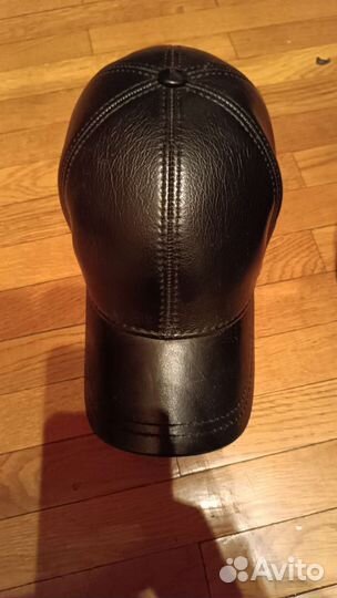 Мужская кожаная кепка