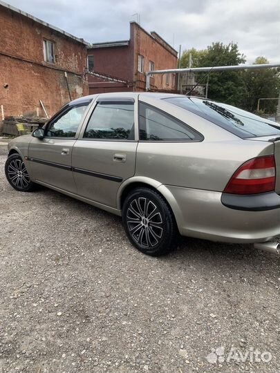 Opel Vectra 1.6 AT, 1997, 305 000 км