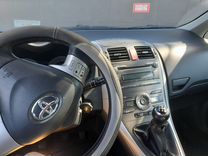 Toyota Auris 1.6 MT, 2008, битый, 265 000 км, с пробегом, цена 700 000 руб.