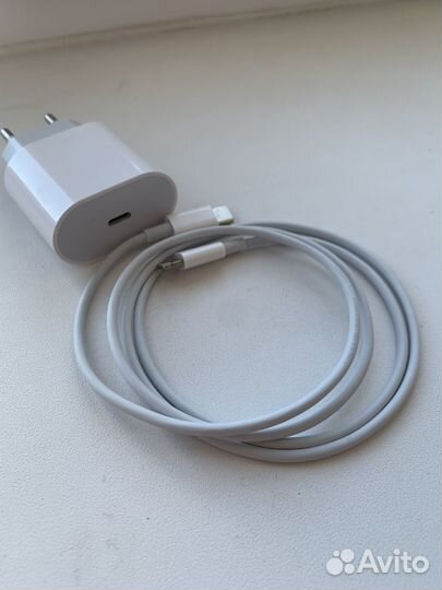 Зарядное устройство на iPhone 20w