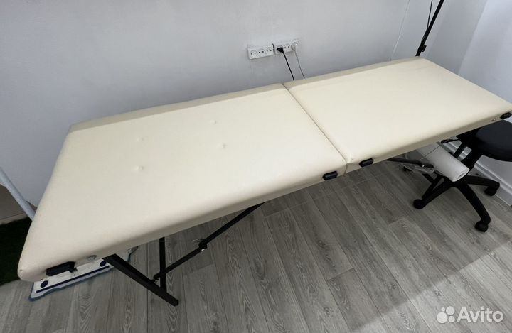 Массажный стол