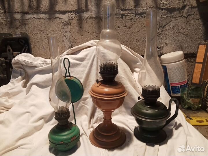 Стеклянная керосиновая лампа