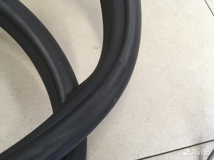 Уплотнитель (внутри) Corolla E15 2006-2013