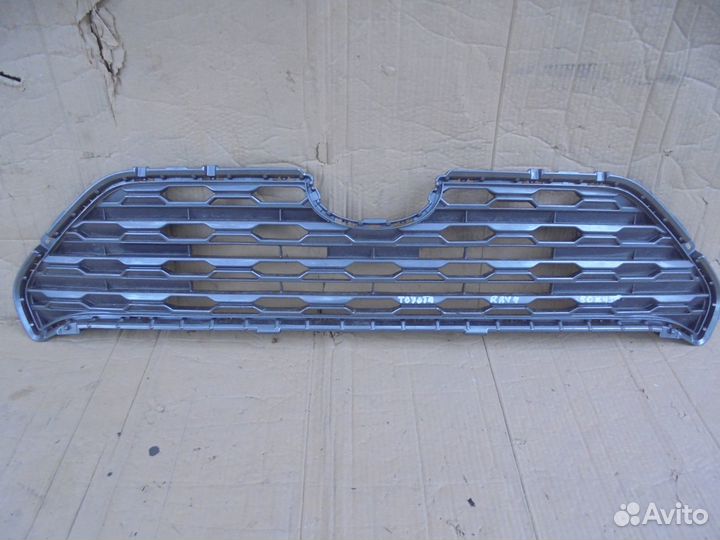 Решетка радиатора Toyota RAV 4 50 кузов