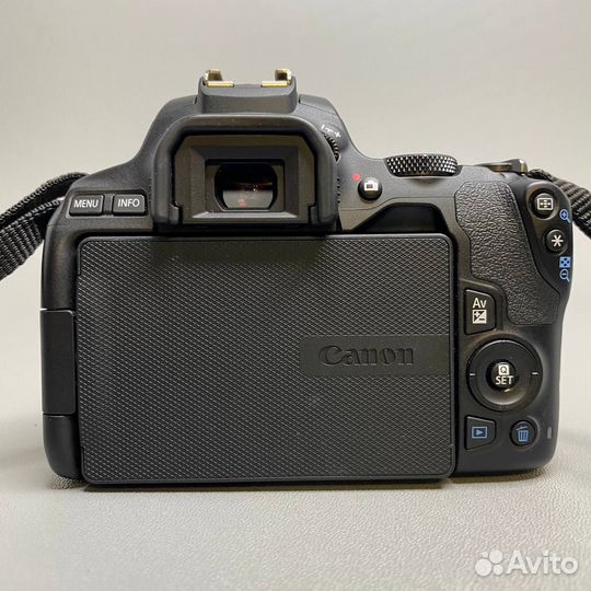 Canon EOS 250D 18-55 IS STM kit Черный