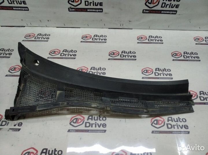 Жабо, решетка под дворники правый Mazda 3 BK 1.6