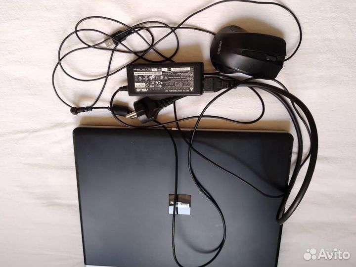 Ноутбук fujitsu siemens amilo pro v2030D