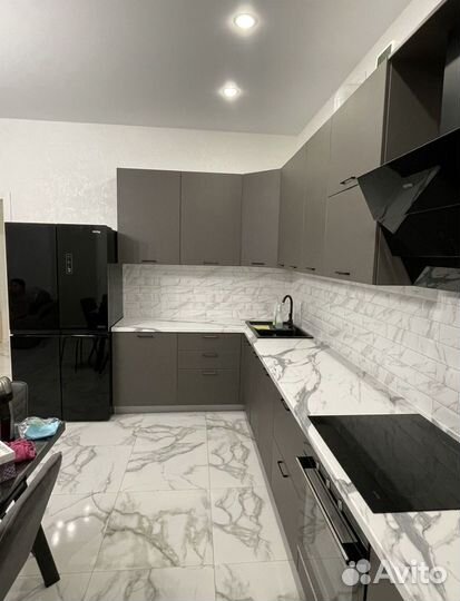 Кухня угловая серая