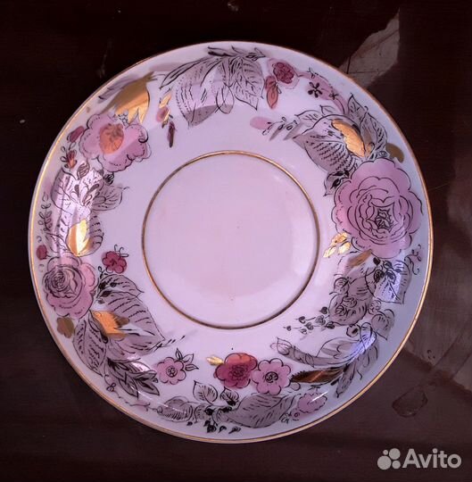 Сахарница и блюдце