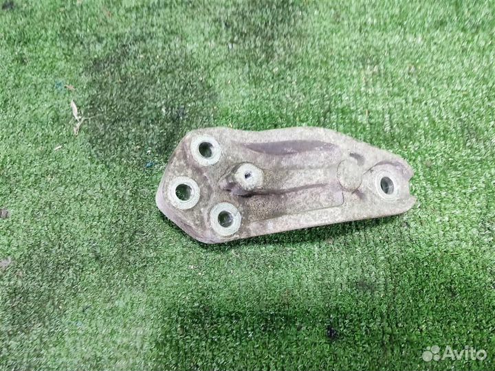 Кронштейн опоры двигателя правый KIA ceed (ED) 20