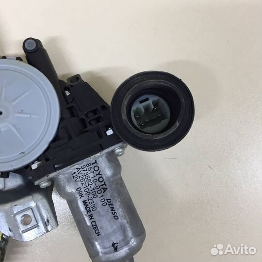 Стеклоподъемник электр. передний правый Toyota Aur