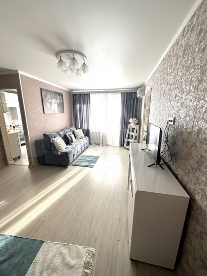 2-к. квартира, 48 м², 3/6 эт.