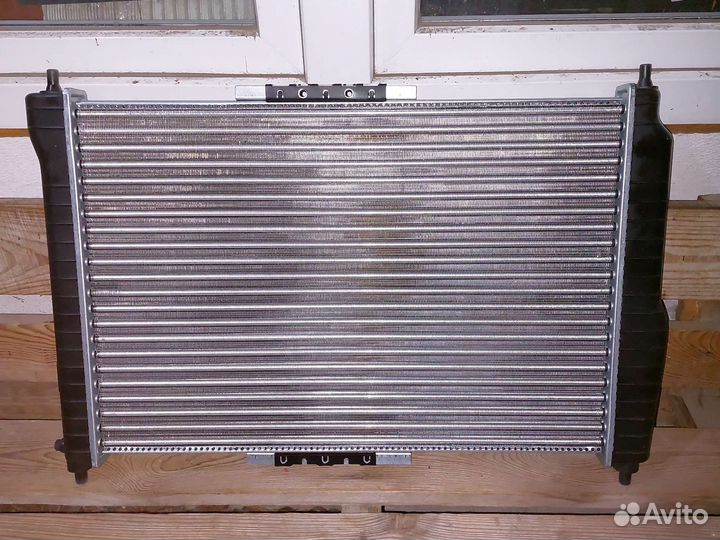 Шевроле Авео Т250 радиатор охлаждения 96816483