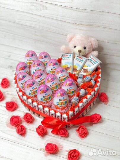 Торт из сладостей Новый Год Подарок Киндер