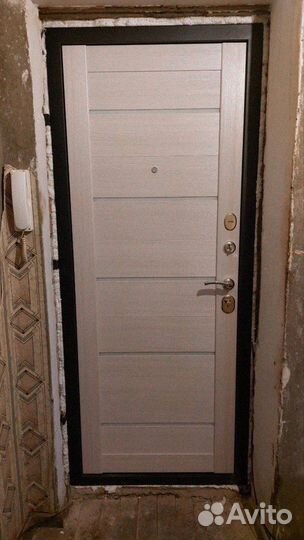 Дверь входная гранит