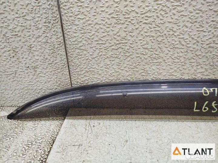 Ветровик задний правый daihatsu mira gino