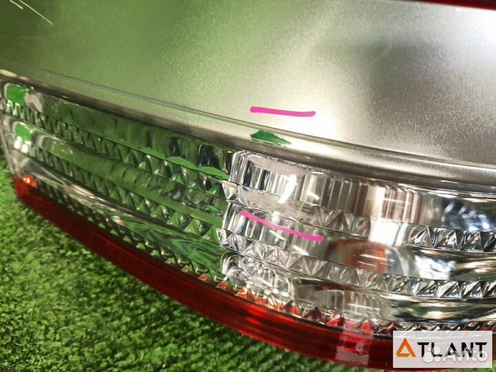 Фонарь задний левый toyota mark II