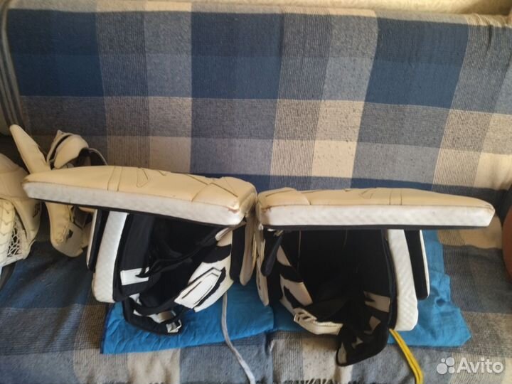 Вратарская хоккейная форма