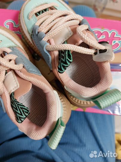 Кроссовки для девочки 22