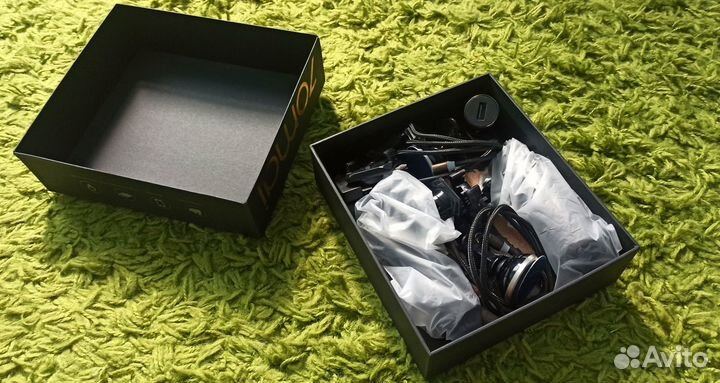 Два видеорегистратора Xiaomi на съёмных крепл-х