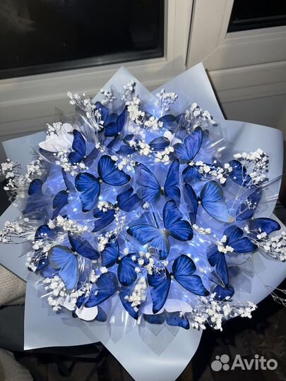 Букет из бабочек с подсветкой