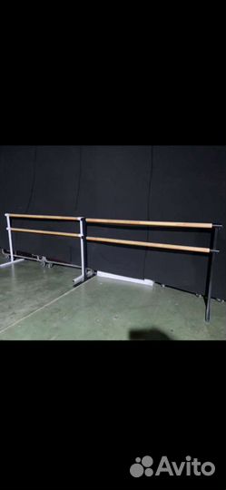 Балетный станок чёрные опоры сосна