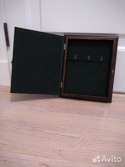 Ключница из дерева