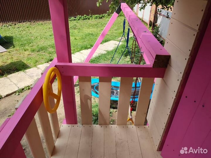 Детский домик на сваях