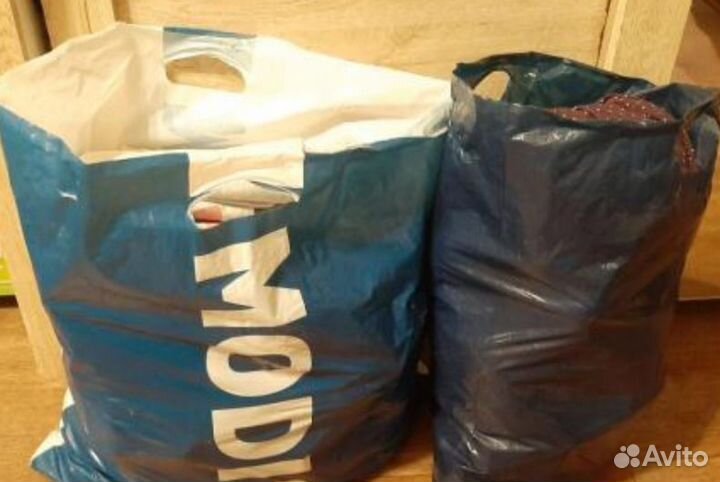 Отдам бесплатно женские вещи 44-46 р