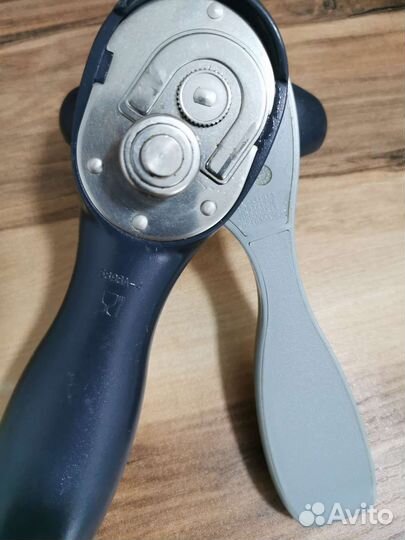 Консервный нож Tupperware